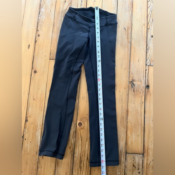 Vintage Lululemon capris - Picture 4 of 5